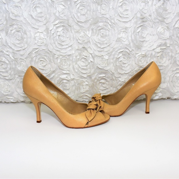 Gianni Bini Nude Leather Heels - Picture 4 of 8